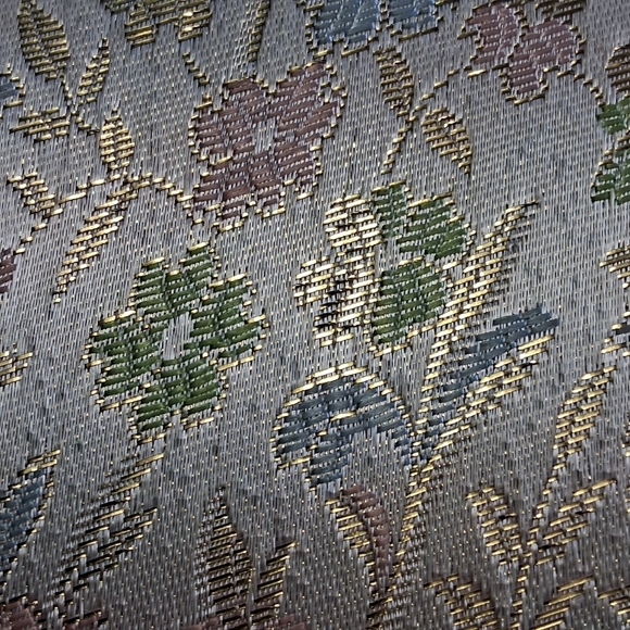 Silk Floral Patterned Clutch - Picture 4 of 7